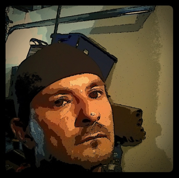 Meet your Posher, Fernando - Picture 1 of 3